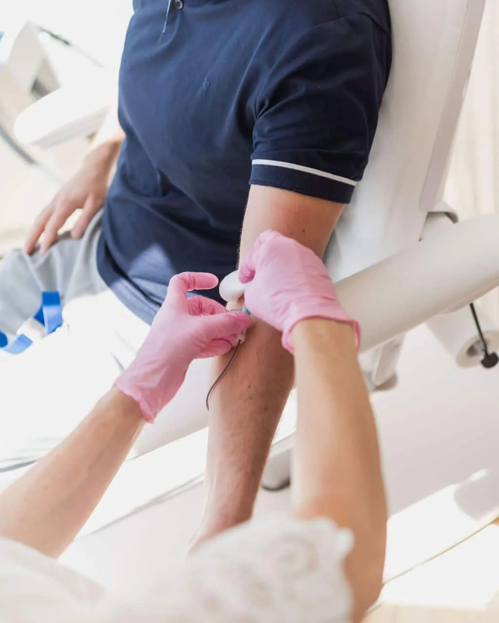 PRP-Behandlung mit Eigenplasma in der Ordination